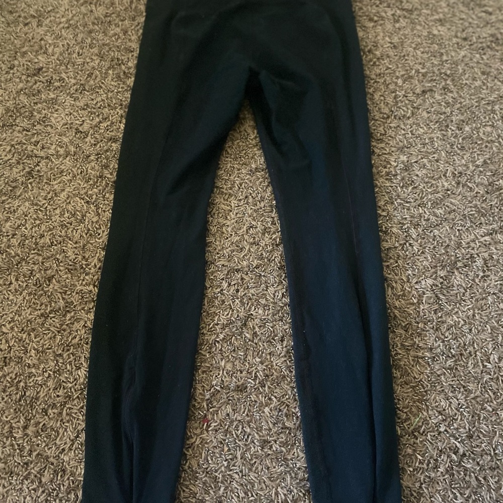 Under Armour black leggings